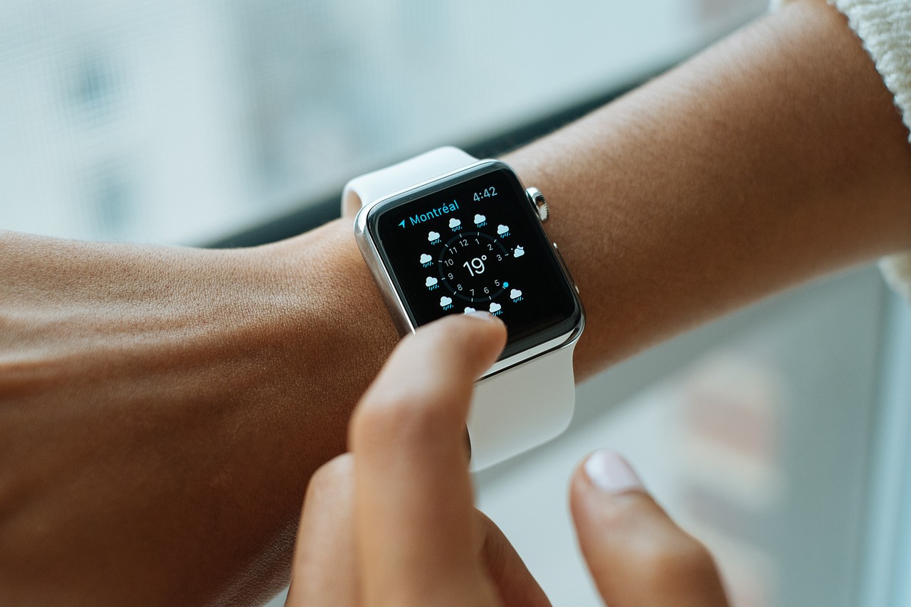 smart-watch-apple-wrist-821557 smart watch, apple, wrist-821557.jpg